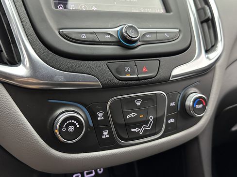 Used 2022 Chevrolet Equinox LS image 16