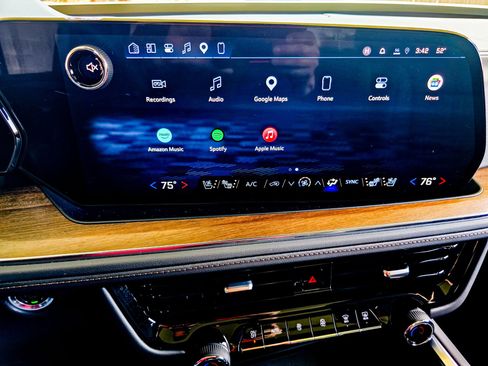 Used 2026 Chevrolet Tahoe High Country image 41