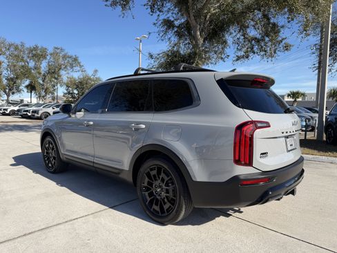 Certified 2022 Kia Telluride EX w/ EX Premium Package image 6