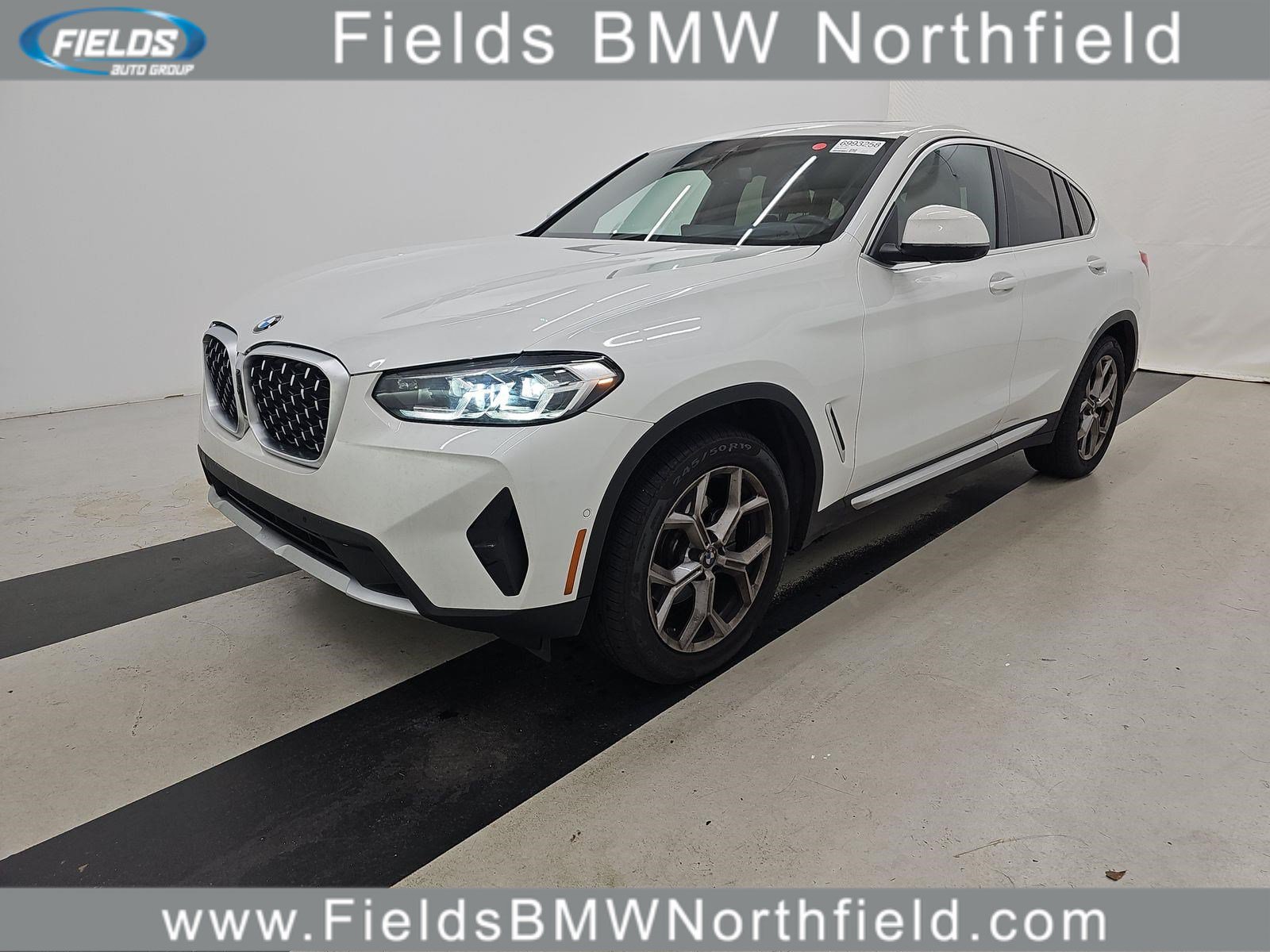 Certified 2025 BMW X4 xDrive30i AWD/4WD image 1
