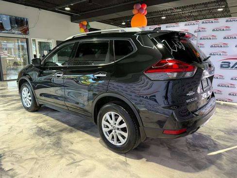 Used 2018 Nissan Rogue SV image 11