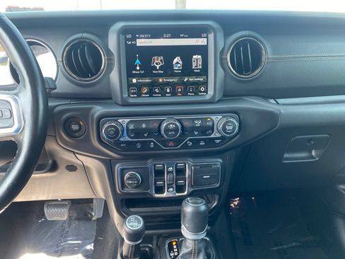 Used 2021 Jeep Wrangler Unlimited Sahara AWD/4WD image 20