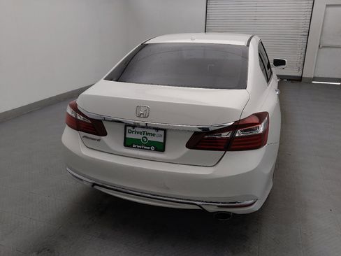 Used 2017 Honda Accord EX image 7