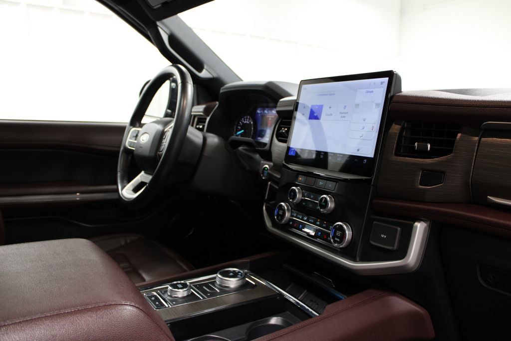 Used 2024 Ford Expedition Limited AWD/4WD image 38