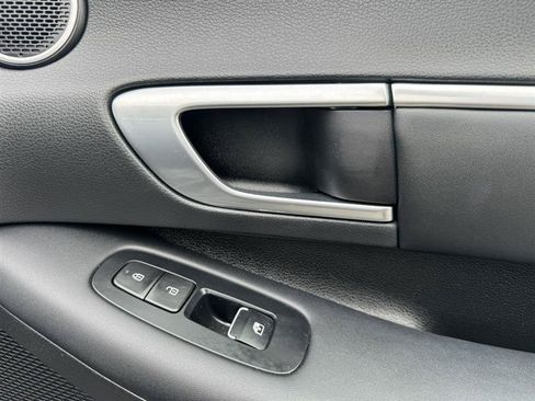 Used 2021 Hyundai Sonata SEL w/ Preferred Accessory Package FWD image 12
