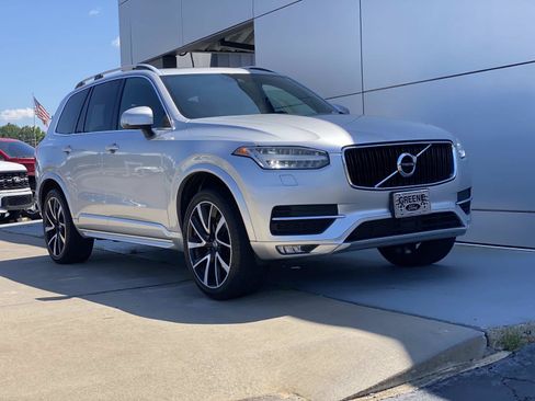 Used 2018 Volvo XC90 T6 Momentum w/ Momentum Plus Package AWD/4WD image 2