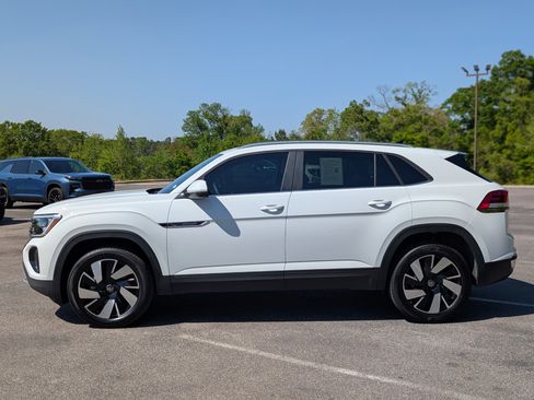 Used 2024 Volkswagen Atlas Cross Sport SE image 6