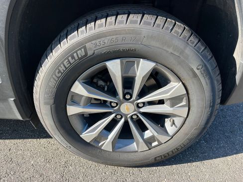 Used 2025 Chevrolet Equinox LT image 28