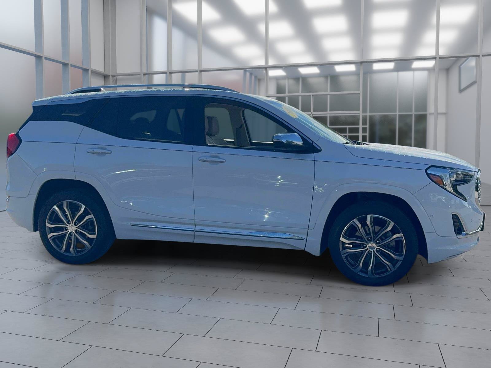 Used 2019 GMC Terrain Denali w/ Advanced Safety Package AWD/4WD image 3