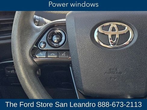 Used 2020 Toyota Prius LE AWD/4WD image 16
