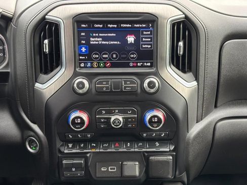 Used 2022 GMC Sierra 2500 Denali w/ Technology Package AWD/4WD image 13