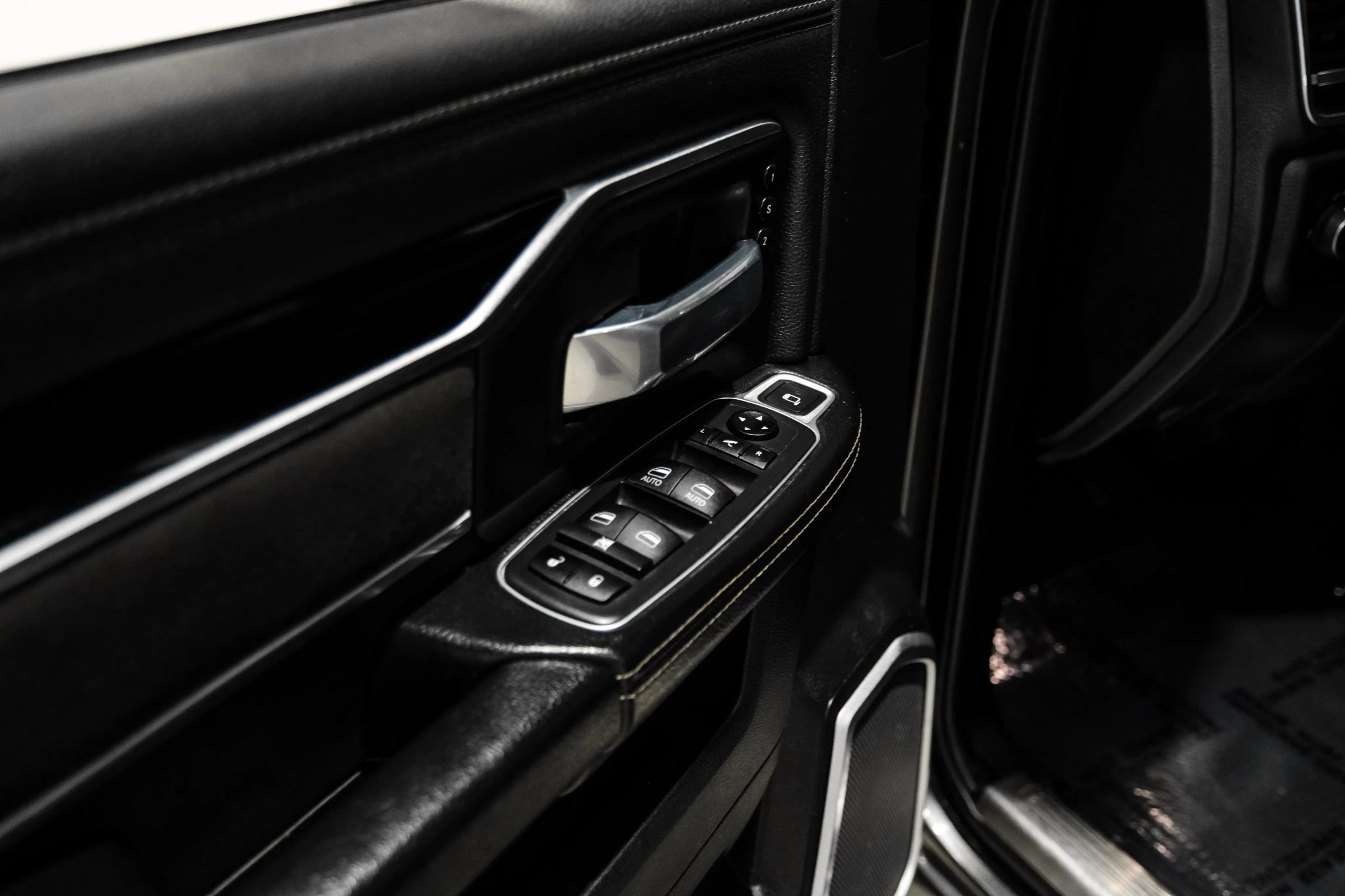 Used 2020 RAM 2500 Laramie w/ Night Edition AWD/4WD image 41