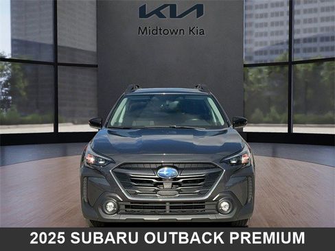 Used 2025 Subaru Outback Premium image 8