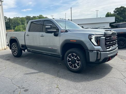 Used 2024 GMC Sierra 2500 AT4 w/ AT4 Premium Plus Package AWD/4WD image 4