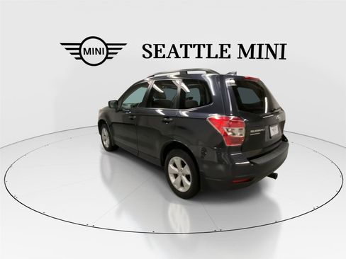 Used 2016 Subaru Forester 2.5i Premium w/ All-Weather Package image 7