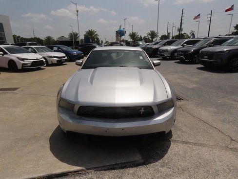Used 2011 Ford Mustang GT Premium w/ Electronics Pkg RWD image 5