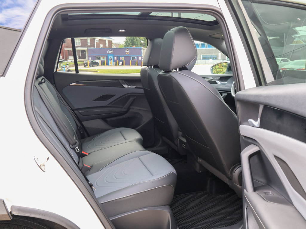 New 2026 Volkswagen Tiguan SE R-Line AWD/4WD image 31