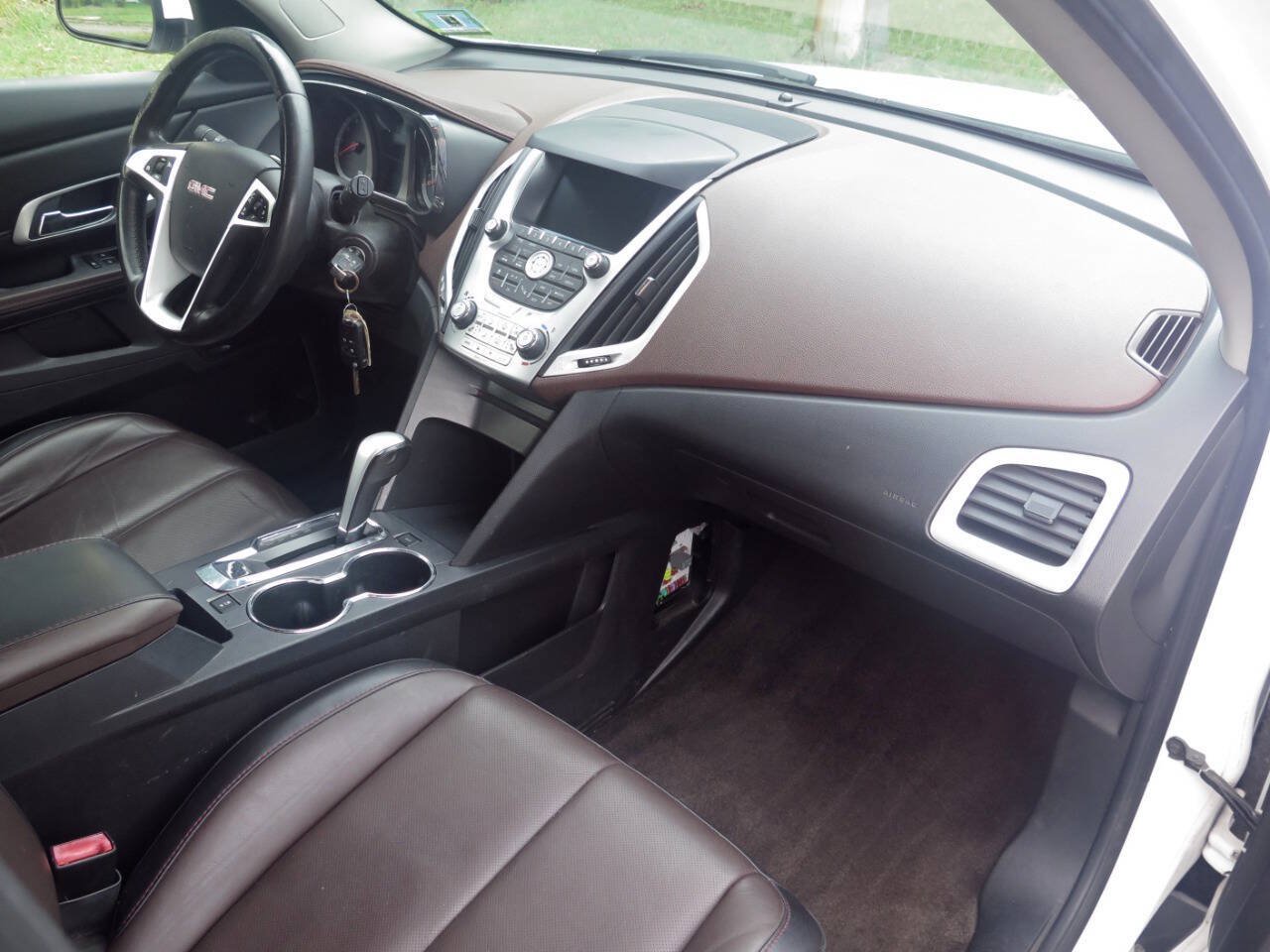 Used 2011 GMC Terrain SLT w/ Cargo Package FWD image 17