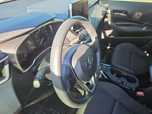 Used 2023 Toyota Corolla SE FWD image 9