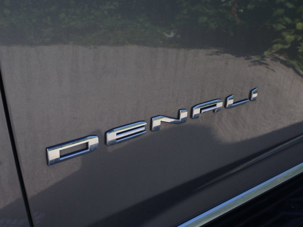 Used 2021 GMC Yukon Denali AWD/4WD image 16