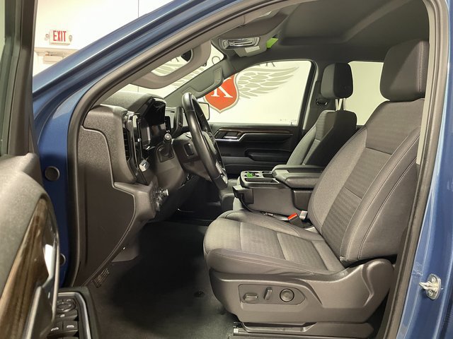 Used 2024 Chevrolet Silverado 1500 LT AWD/4WD image 11