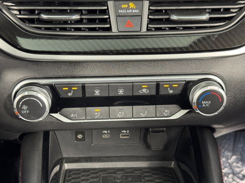 Used 2023 Nissan Altima 2.5 SR w/ SR Premium Package image 26