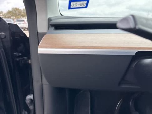 Used 2023 Tesla Model Y Long Range image 10