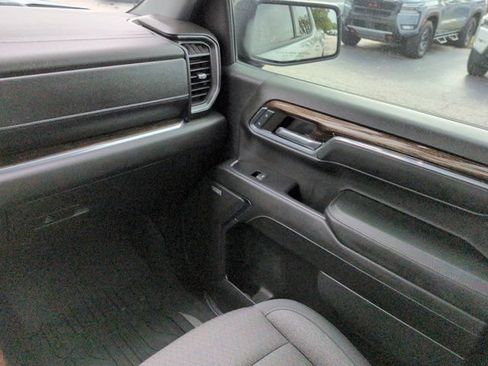 Used 2024 GMC Sierra 1500 Elevation w/ Preferred Package AWD/4WD image 17