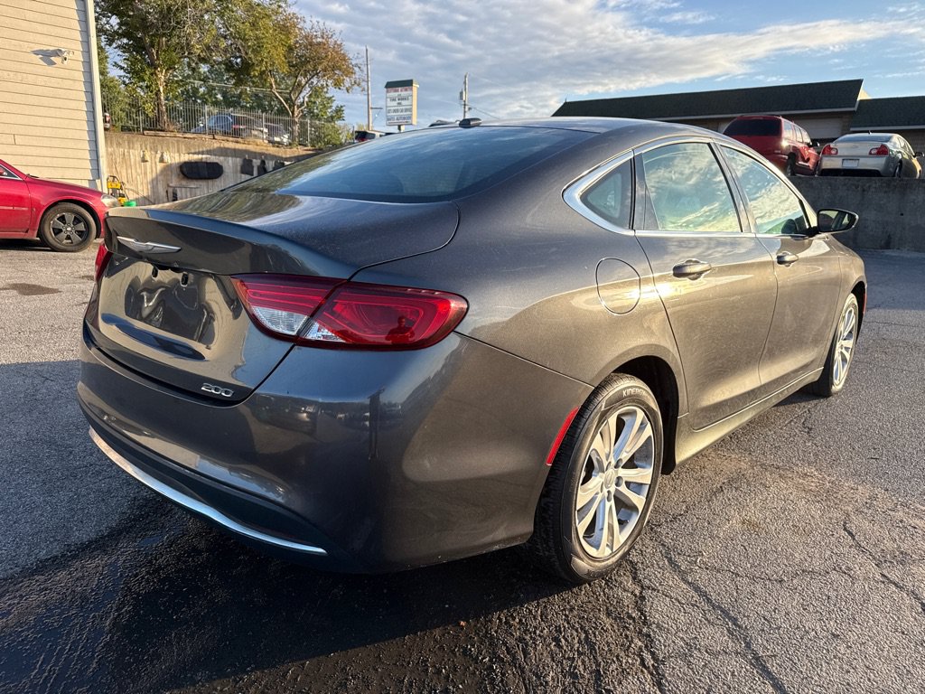 Used 2015 Chrysler 200 Limited w/ Convenience Group FWD image 6