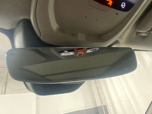 Used 2025 Volvo XC40 B5 Core image 28