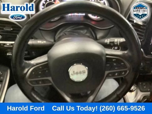 Used 2021 Jeep Cherokee Limited w/ Trailer Tow Group AWD/4WD image 16