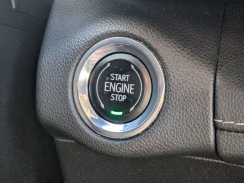 Used 2023 Buick Envision Essence image 24