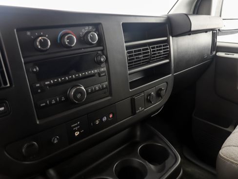 Used 2017 Chevrolet Express 3500 LT w/ LT Preferred Equipment Group RWD image 15