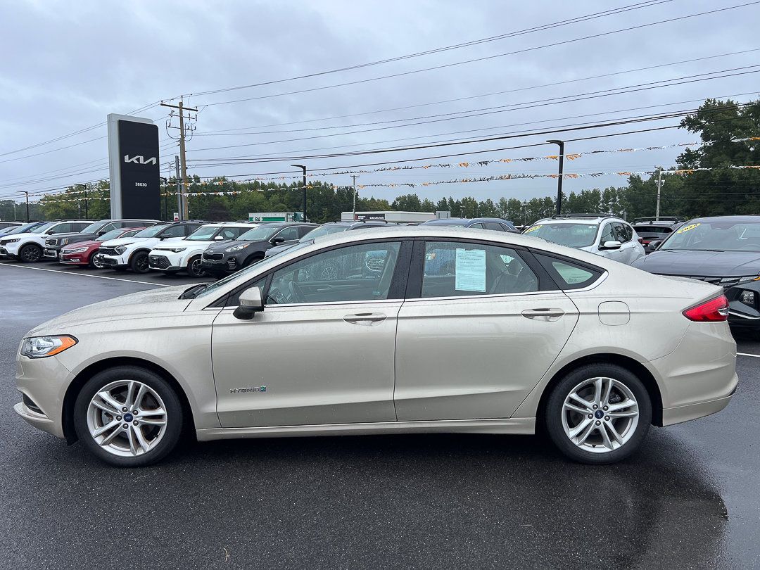 Used 2018 Ford Fusion SE FWD image 3