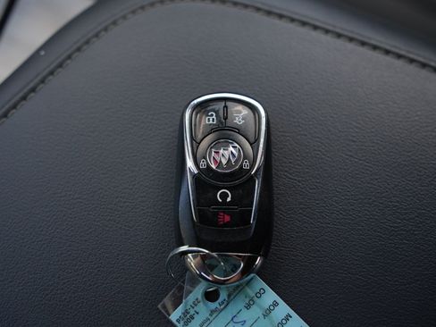 Used 2022 Buick Enclave Essence w/ Sport Touring Edition image 29