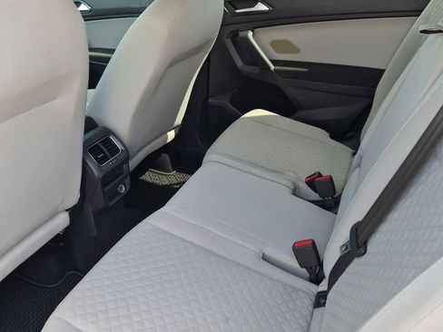 Used 2018 Volkswagen Tiguan S FWD image 12