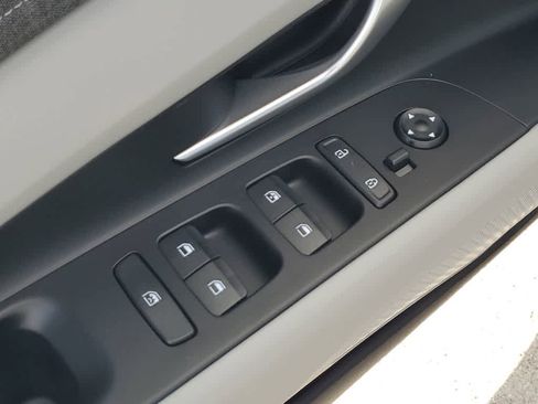 New 2026 Hyundai Elantra Limited image 19