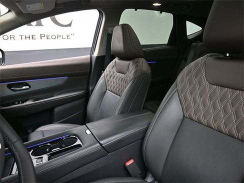 Used 2025 Nissan Murano Platinum image 16