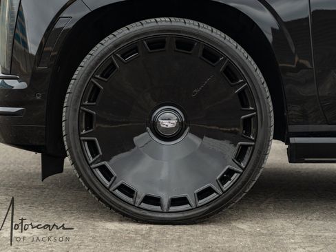 Used 2025 Cadillac Escalade Sport Platinum w/ LPO, Floor Liner Package image 32