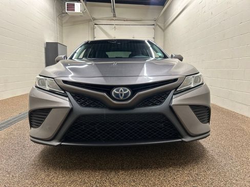 Used 2020 Toyota Camry SE FWD image 6