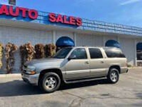 Used 2003 Chevrolet Suburban LT w/ LT Preferred Equipment Group AWD/4WD image 1