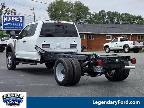 New 2026 Ford F450 XL w/ XL Chrome Package image 2