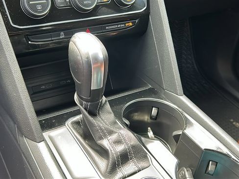Used 2023 Volkswagen Atlas SE AWD/4WD image 18