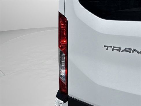 Certified 2018 Ford Transit 350 XLT image 40