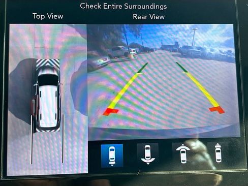 Used 2018 Chrysler Pacifica Limited w/ Tire & Wheel Group image 14