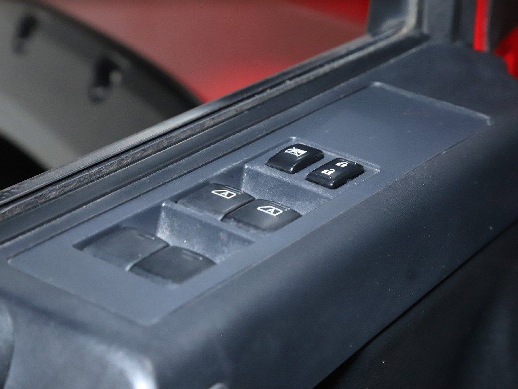 Used 2012 Nissan Titan S AWD/4WD image 17