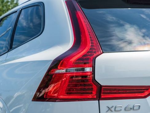 Certified 2024 Volvo XC60 B5 Plus w/ Climate Package AWD/4WD image 8