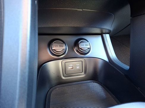 Used 2017 Hyundai Santa Fe Limited image 26