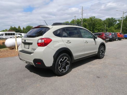 Used 2016 Subaru Crosstrek 2.0i Premium AWD/4WD image 5