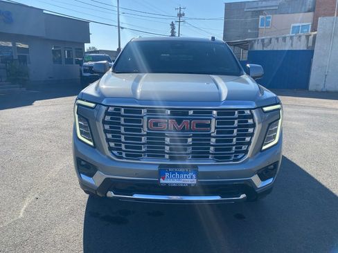 Used 2025 GMC Yukon XL Denali image 11